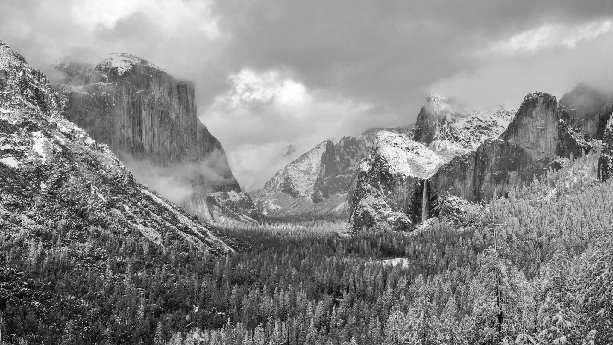 Fine art landscape photography print: Tunnel View Spotlight